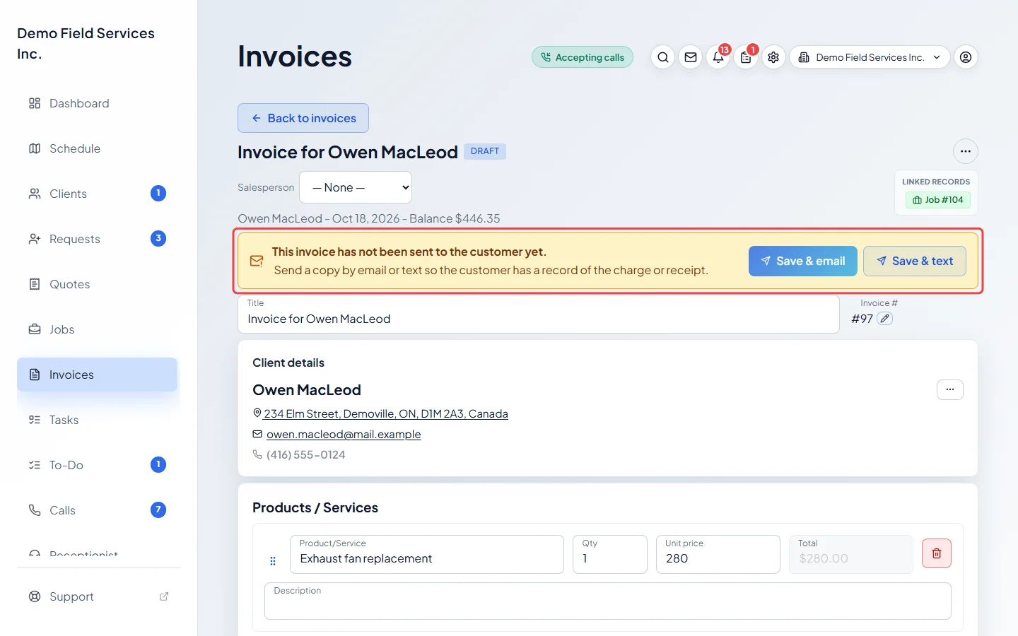The not-sent banner on the new draft invoice with its send buttons